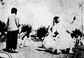 “爱国女学”联合运动会上的学生舞蹈