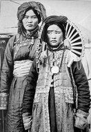 两个蒙古族妇人
