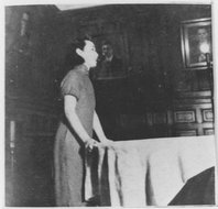1937年3月22日陈波儿在海关俱乐部演讲
