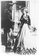 1930年梅兰芳与美国玛丽·璧克馥握手照